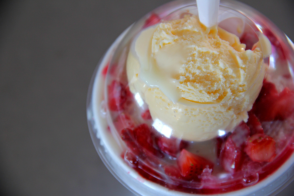 Strawberry Raspado at Taqueria Pico De Gallo (Credit: Gloria Knott)