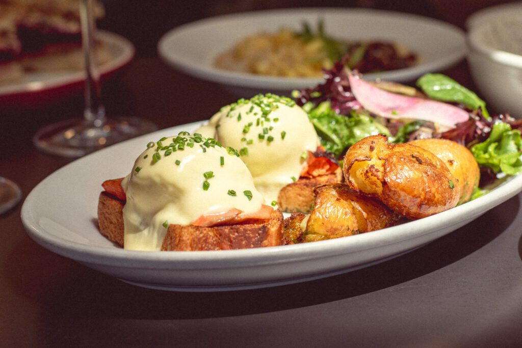 Smoked Salmon Benedict at 5 Points (Photo by Jackie Tran)