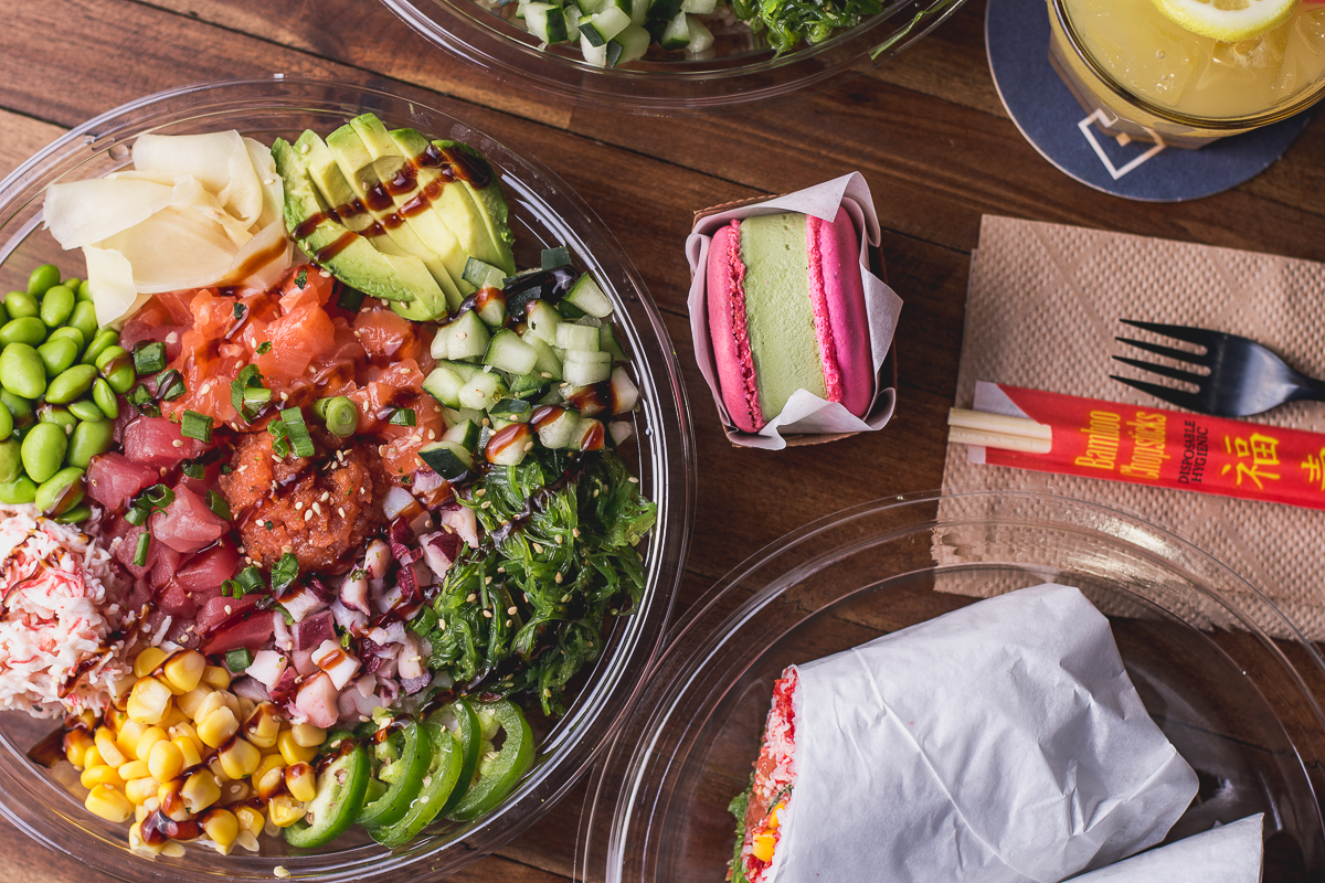 Poke spread at Mo's Burger and Poke Bar (Credit: Jackie Tran)