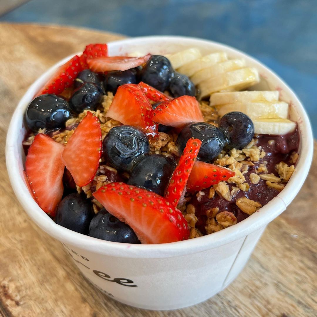 Classic Acai Berry Bowl (Photo courtesy of Berry Greens)