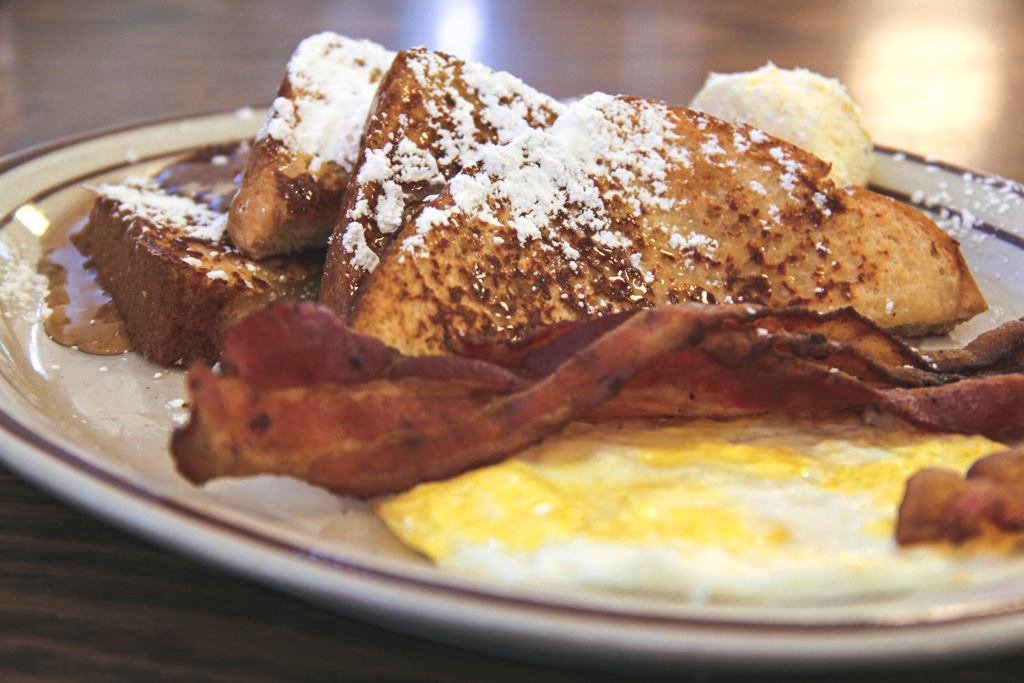 Early Bird Special Joe's Pancake House (Credit: Gloria Knott)