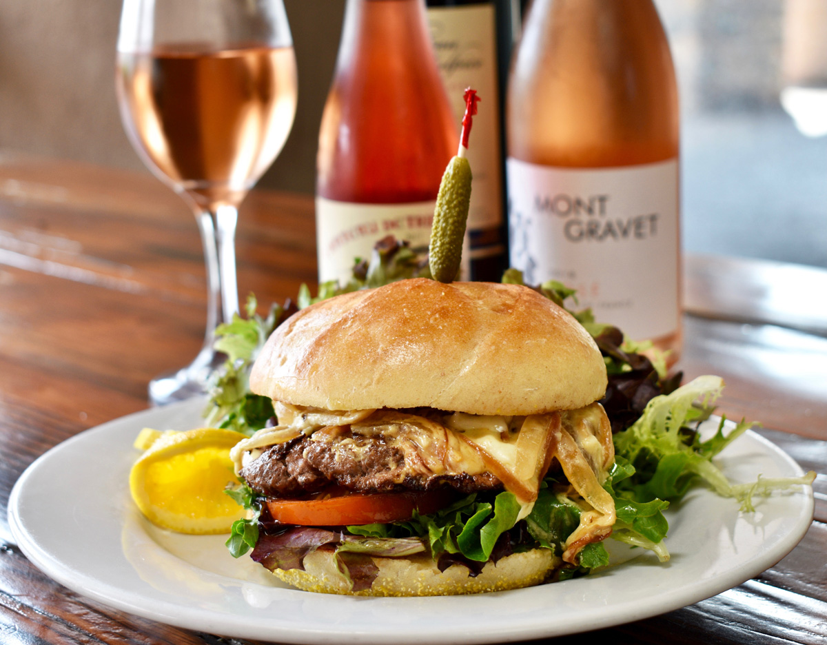 Le Burger at Ghini's French Cafe