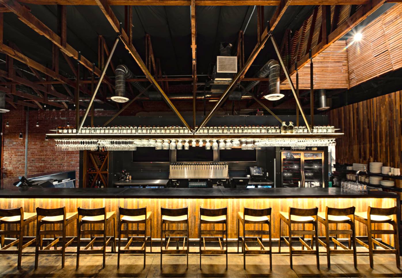 Ermanos Craft Beer & Wine Bar Main Bar (Credit: Ermanos)