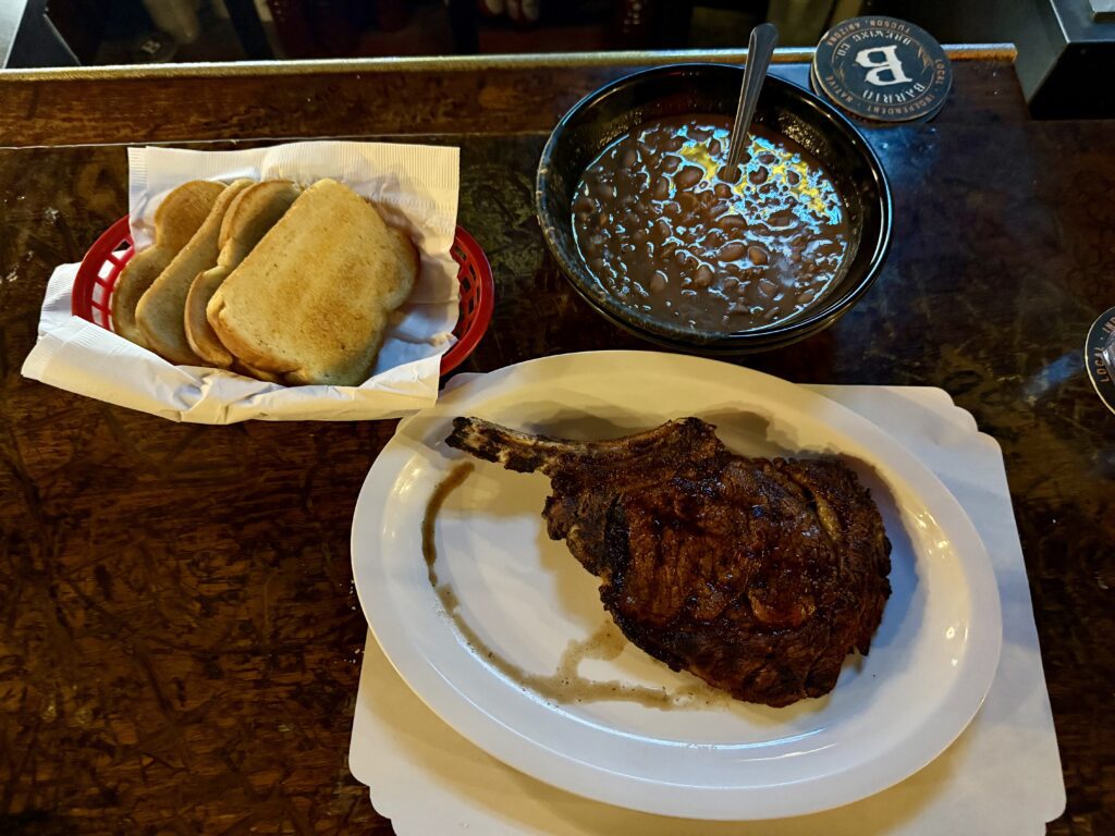 Li'l Abner's Steakhouse (Photo by Isabela Gamez)