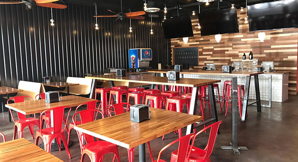 Serial Grillers seating at River & La Cholla location (Credit: Serial Grillers)