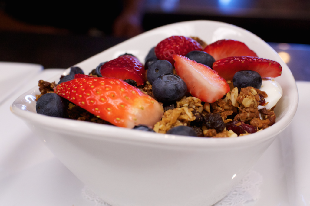 Homemade Granola at Le Buzz (Credit: Le Buzz)