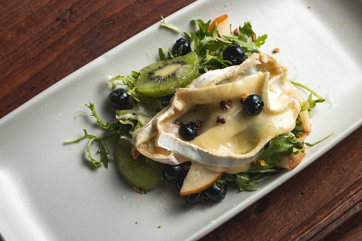 Blueberry, Kiwi & Pear Salad at the Coronet (Credit: Jackie Tran)