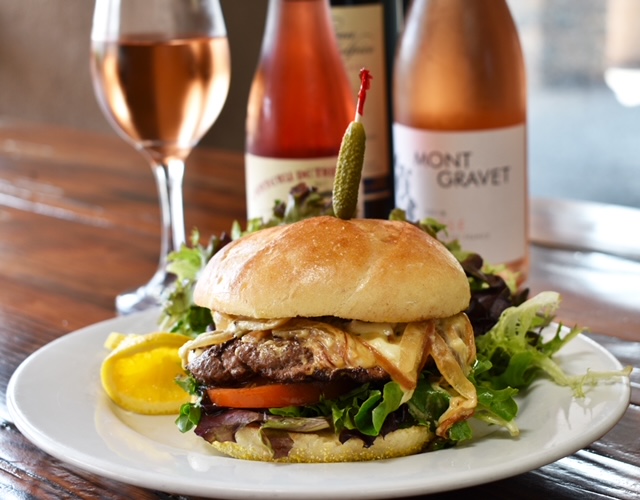 Le Clasique Burger at Ghini's French Cafe