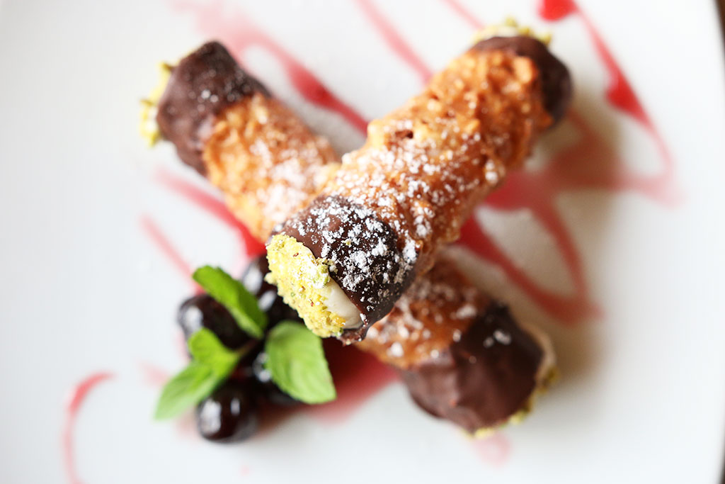 Cannoli Siciliana at Primo, JW Marriott Star Pass (Credit: Adam Lehrman)